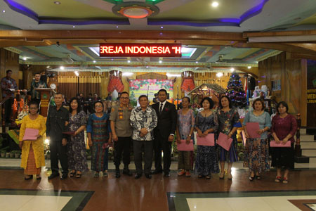 Keluarga Besar Polresta Deli Serdang Gelar Perayaa Natalt6