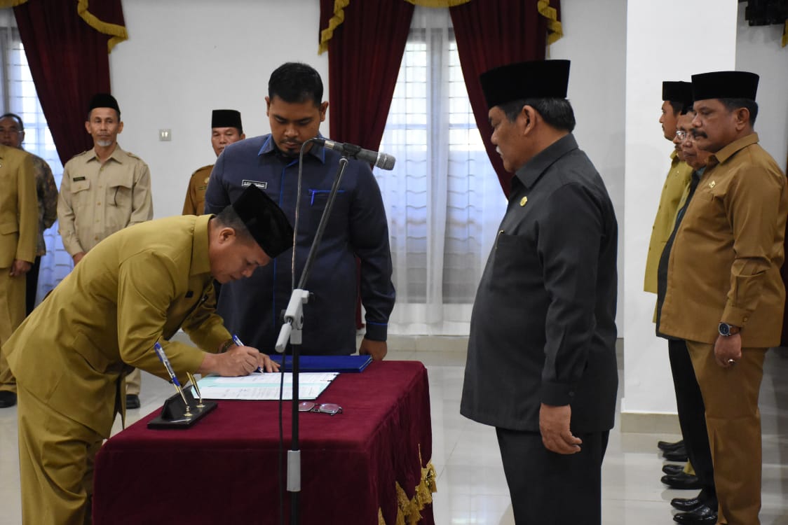 Wakil Bupati Â Lantik Pejabat Eselon II Dan III Di Lingkungan Pemkab Deli Serdang