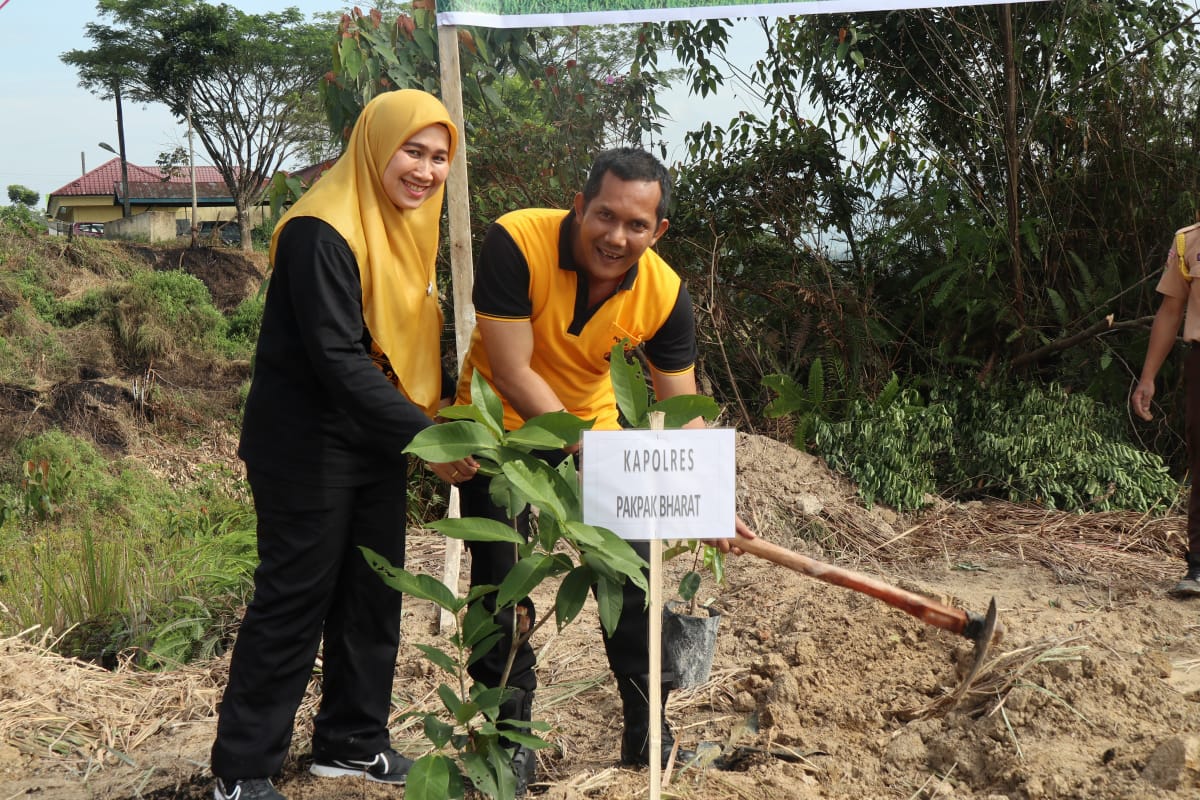 Polres Pakpak Bharat Laksanakan Penanaman 3000 Bibit Pohon Untuk Mengakses Udara Â Segar