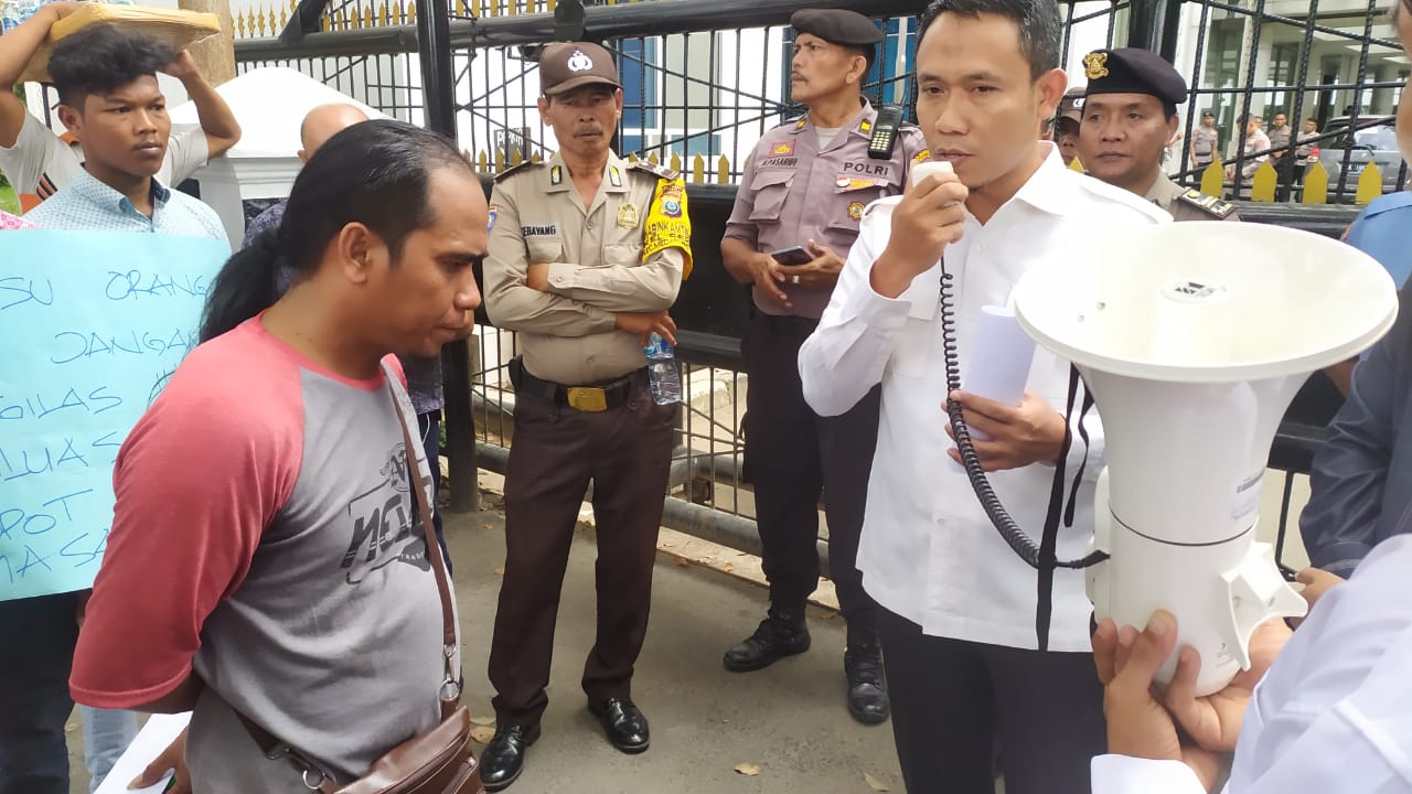 OMMBAK Sumut Demo, Minta Copot Dirut RS Haji Medan dan Aris