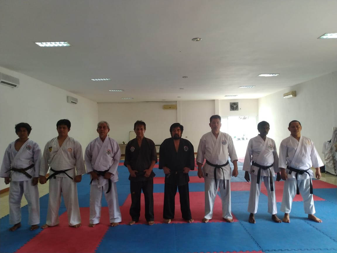 Di Usia Senja Sekalipun, Para Senior Tetap Berlatih