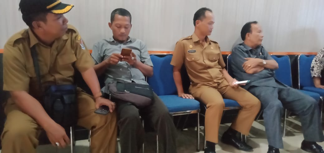 Kadis Kominfo Sebut Kades Pematang Johar Sudarmanto Luar Biasa