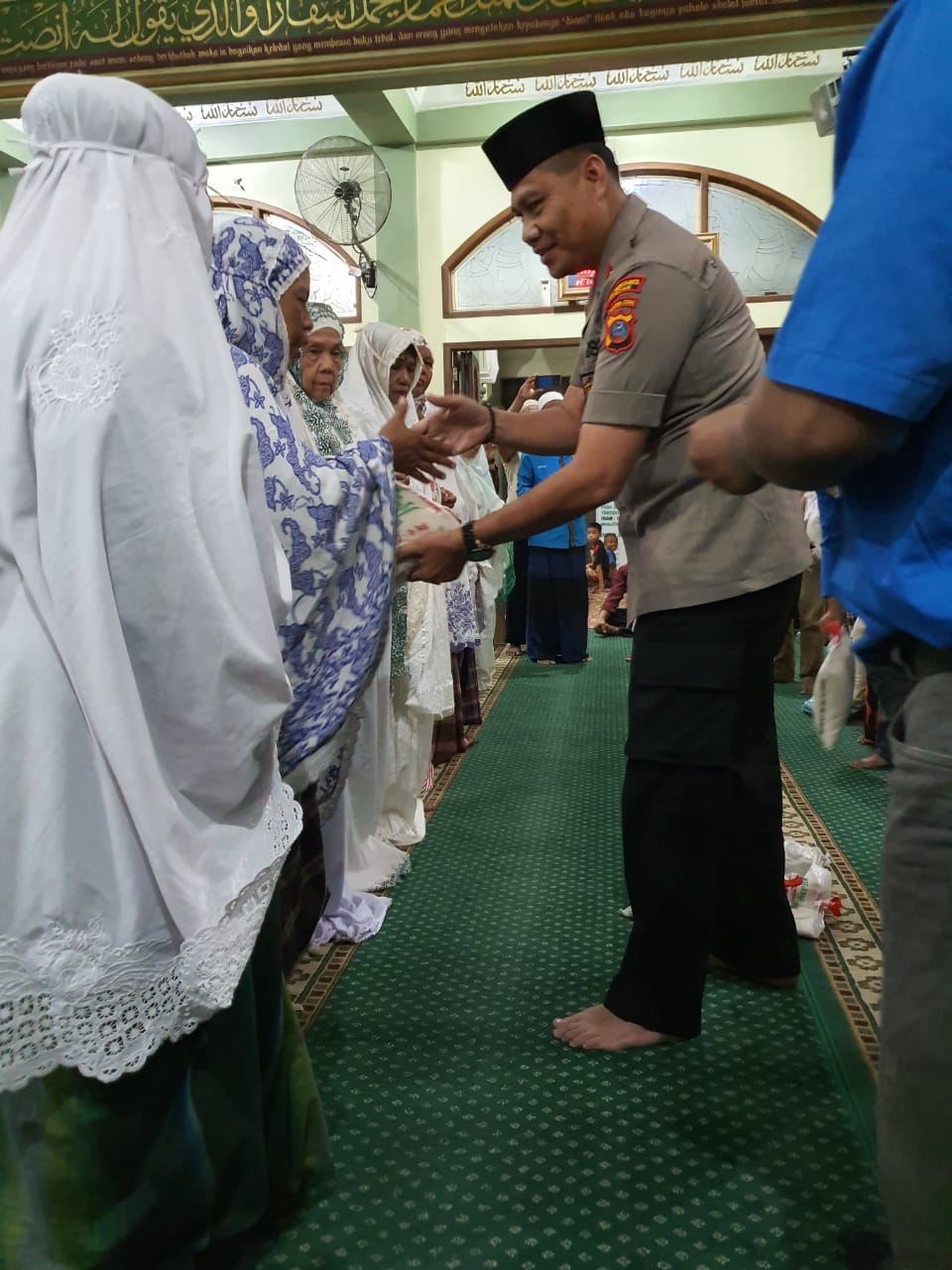 Kompol Faidir Giat Subuh Berjamaah dan Berikan Tali Asih