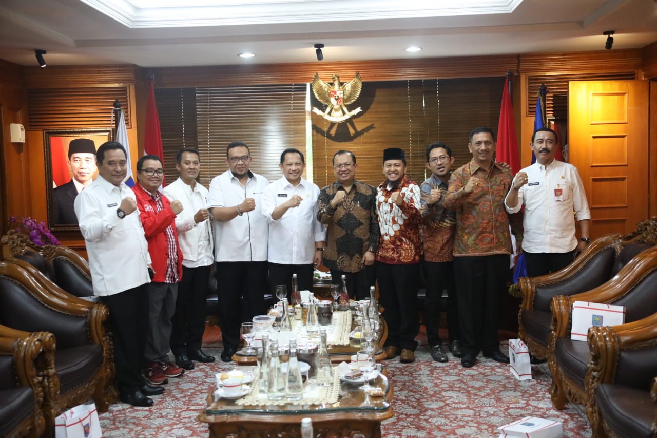 Mendagri Tito Silaturahmi Bersama 7 Sekjen  Partai Politik Non-Parlemen