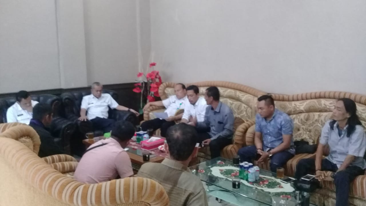 Sekda Sahat Banurea Jabat Plh Bupati Silaturahmi Dengan Tim Media Harian Pakpak Bharat