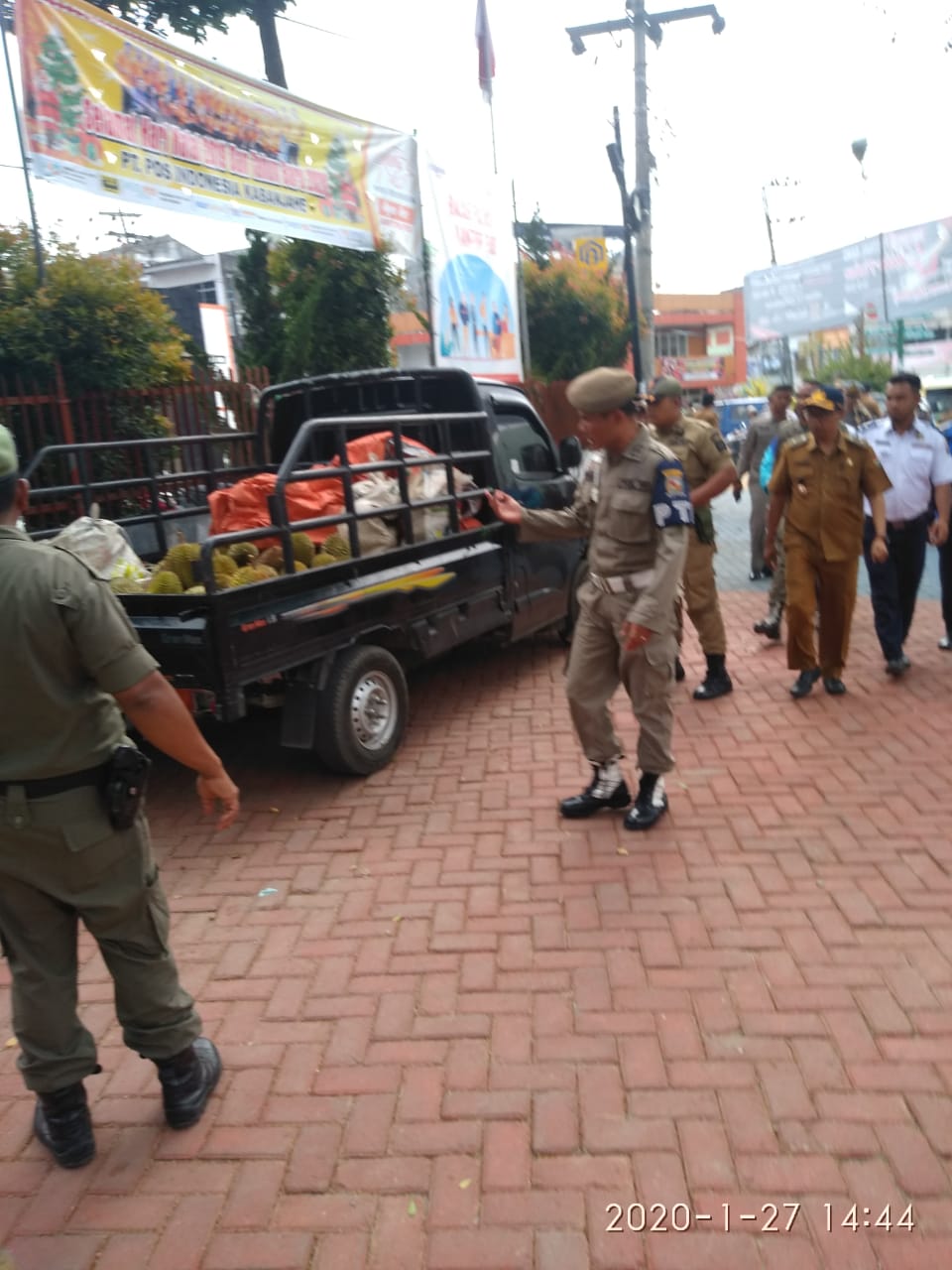 Kabanjahe Berbenah, Pedagang Liar dan Parkir Sembarangan Ditertibkan