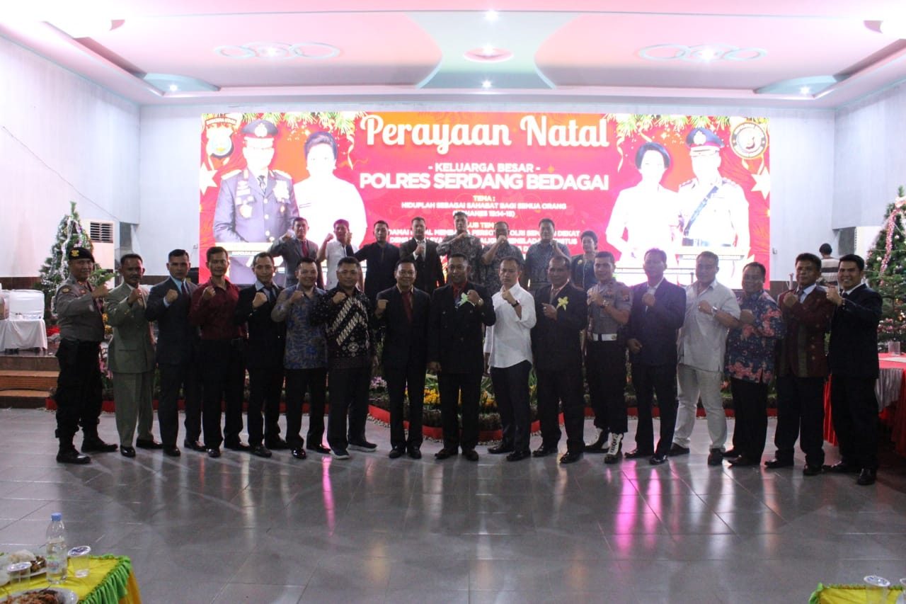 Keluarga Besar Polres Sergai Rayakan Natal Bersama