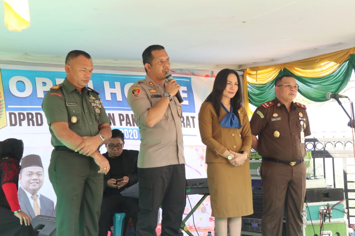 Kapolres Pakpak Bharat dan Rombongan Hadiri Open House Ketua DPRD