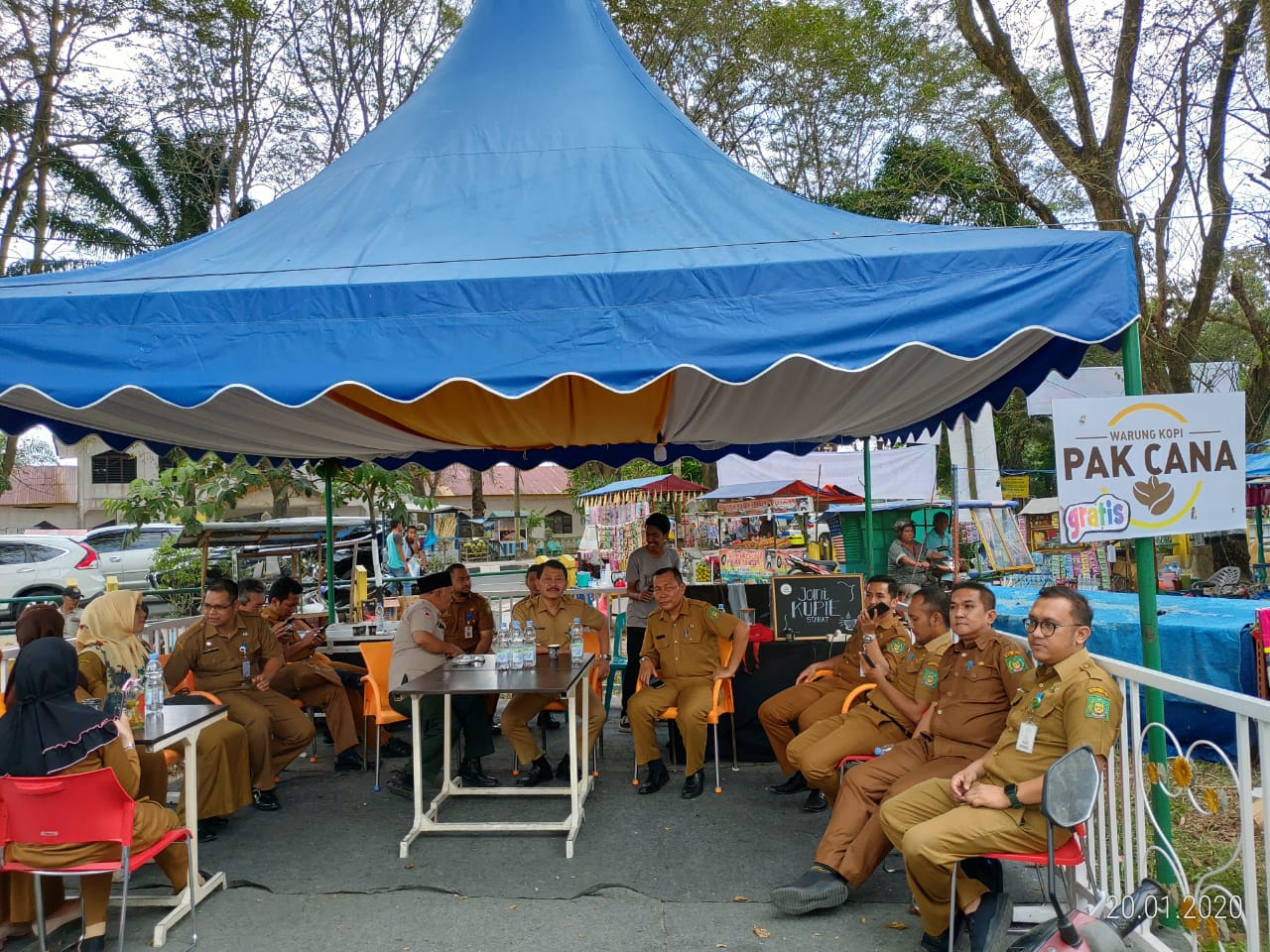 Sekda Ngopi Nyatai Diwarung Kopi Pak Cana Stand Diskominfo