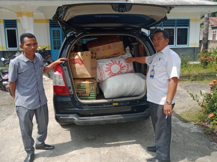 Upt. Dinas Pendidikan Bilahhilir Labuhanbatu Kirimkan Bantuan Kepada Warga Hatapang Labusel