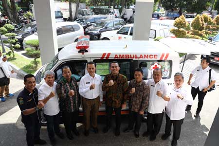 Askrindo Serahkan Bantuan ke PMI Medan,  Wagub Harapkan Semakin  Banyak yang Peduli dan Ikhlas Membantu