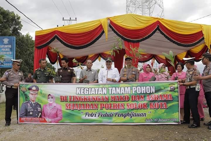 Wako Solok Ikut Peduli Penghijauan
