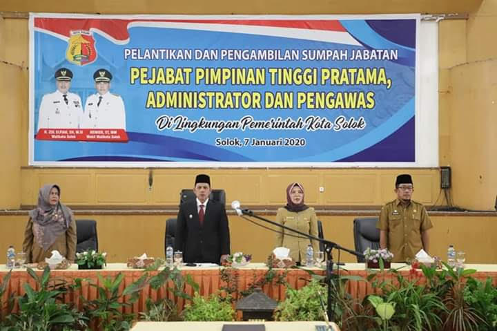Wawako Melantik dan Mengambil Sumpah Pejabat Pimpinan Tinggi Pratama