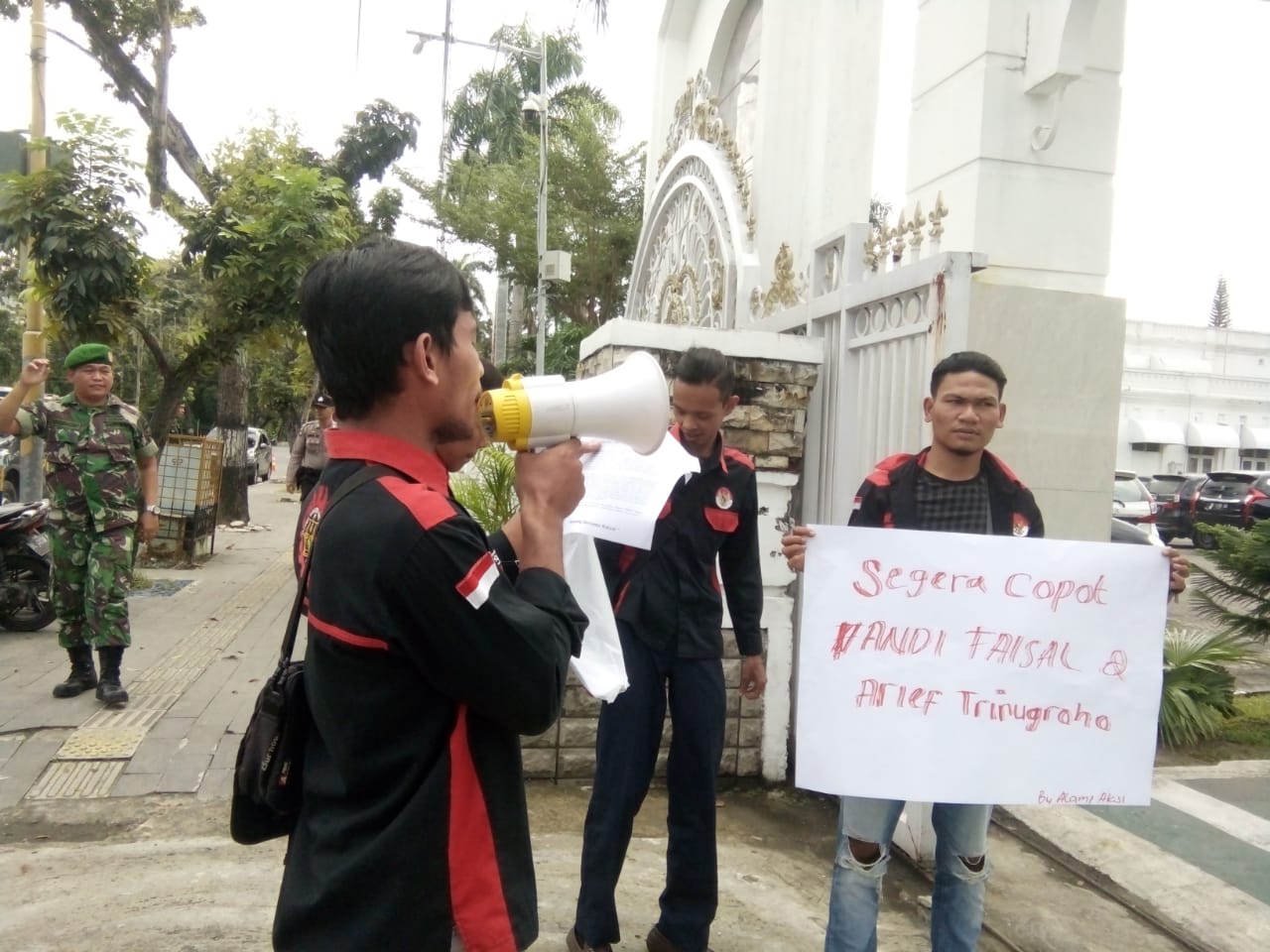 Demo di Kantor Gubsu, Edy Diminta Copot Andi Faisal Rangkap JabatanÂ 