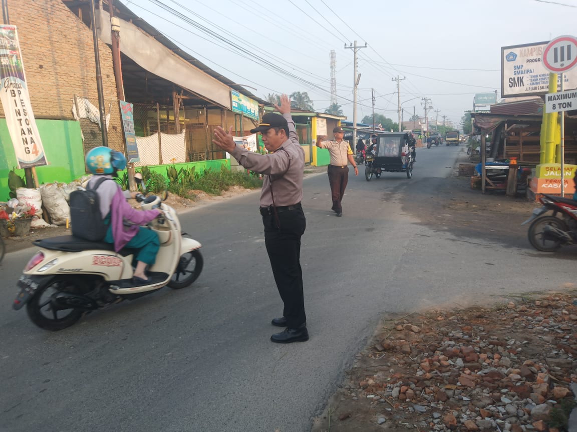 Antisifasi Kemacetan, Polsek Beringin Atur Lalu Lintas
