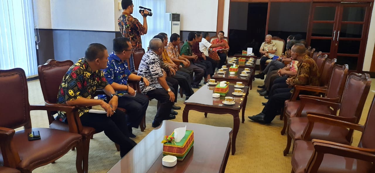 Bupati Asahan Terima Kunjungan Tokoh Agama Nasrani Pulo Rakyat Terkait Lahan Perkuburan