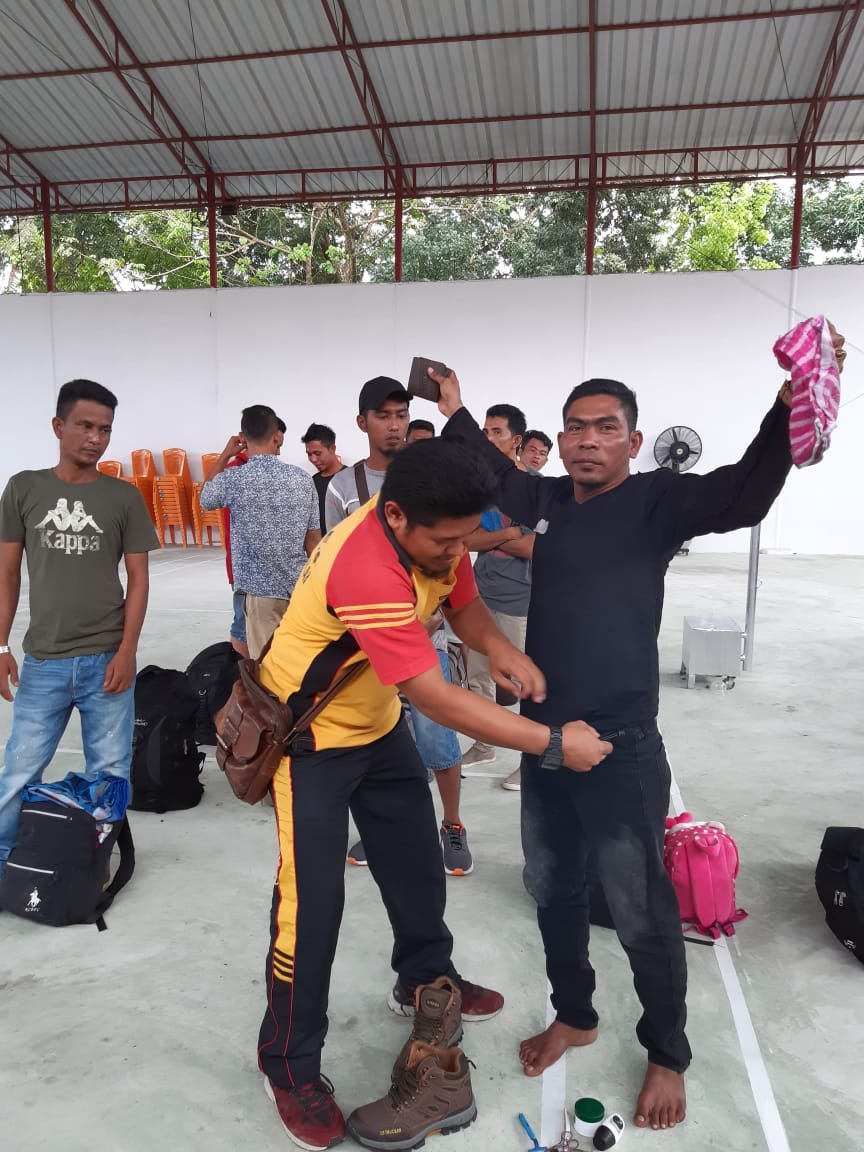 Intel Polres Tanjung Balai Amankan 20 Orang WNI Sebagai TKI Ilegal di Malaysia, 2 Orang Diserahkan ke Sat Res Narkoba.