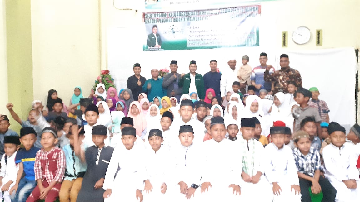 PC NU Kota Medan Salurkan Bantuan Meja Maghrib Mengaji