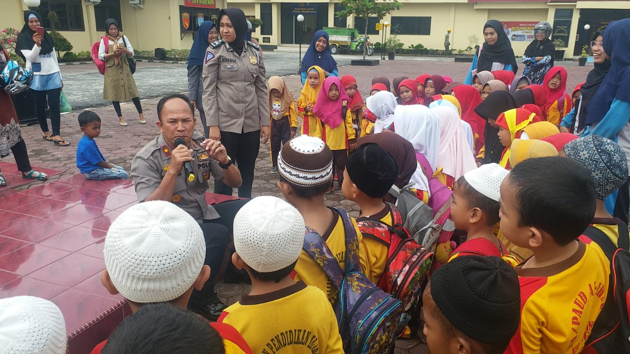 Waka Polres Tanjung Balai Terima Kunjungan Anak anak TK Ikhsan Kota Tanjung Balai