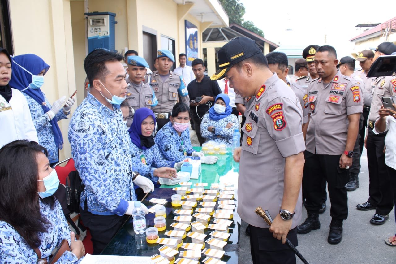 Polres Sergai Komit Memberantas Narkoba,Â PJU dan Kapolsek Jajaran Tes Urine Mendadak, 1 Personil Positif Narkoba