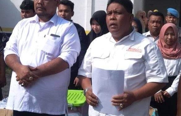 Siap Bertarung Pada Pilkada 2020, Bapaslon Akhyar â€“ Syaiful Serahkan Berkas Dukungan Masyarakat