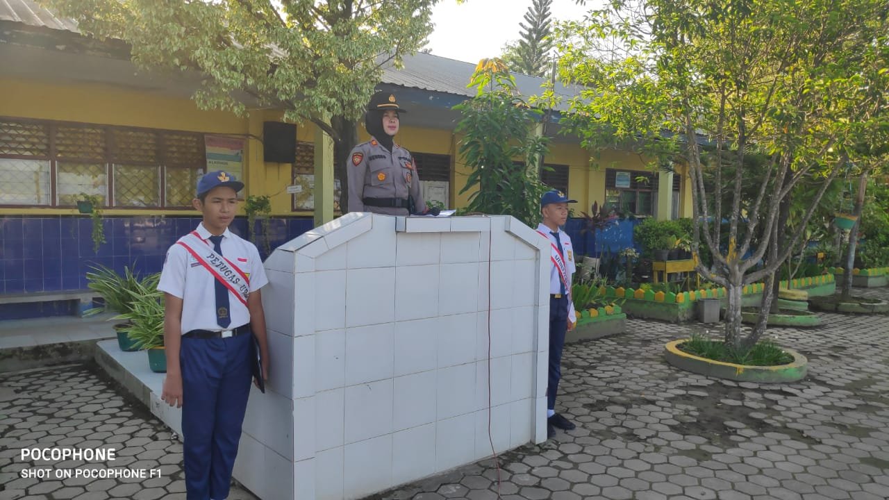 Polsek Medan Area Laksanakam Giat Police Go To School di SMPN 2 Medan