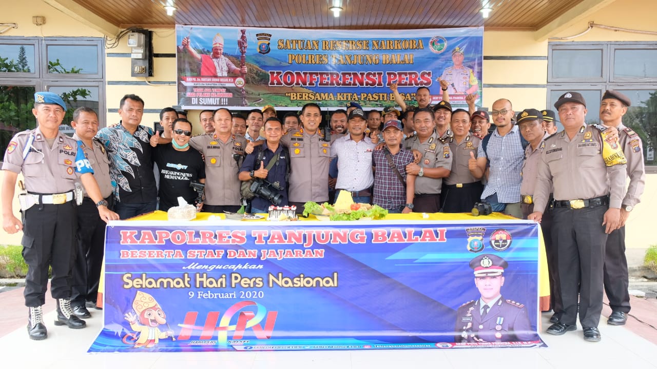 Kapolres Tanjung Balai Berikan Surpraise Kepada Jurnalis Tanjung Balai