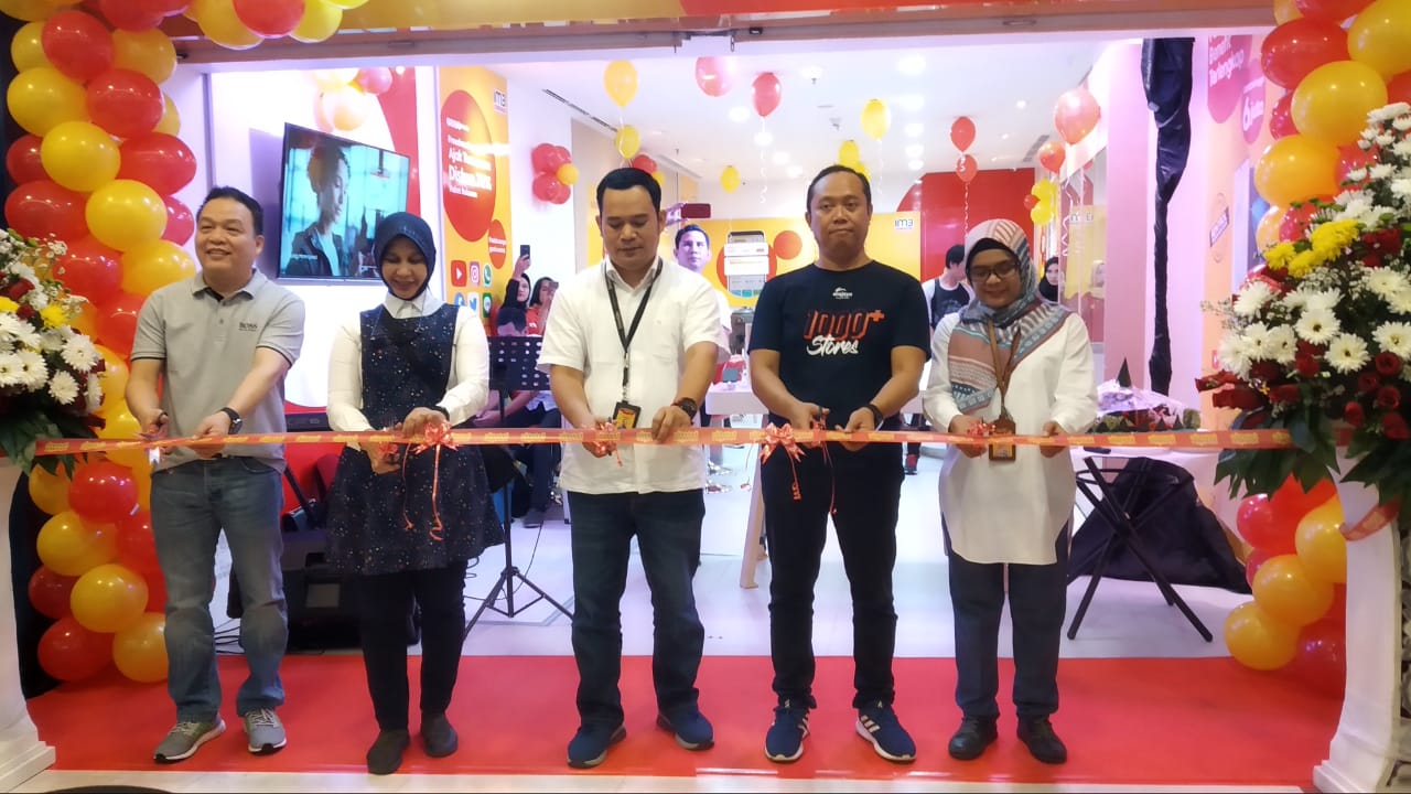 Grand Opening Gerai Indosat Ooredoosun Plaza dan Deli Park
