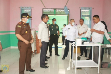 PJ BUPATI PAKPAK BHARAT CEK KESIAPAN RSUD SALAK MENGHADAPI COVID-19