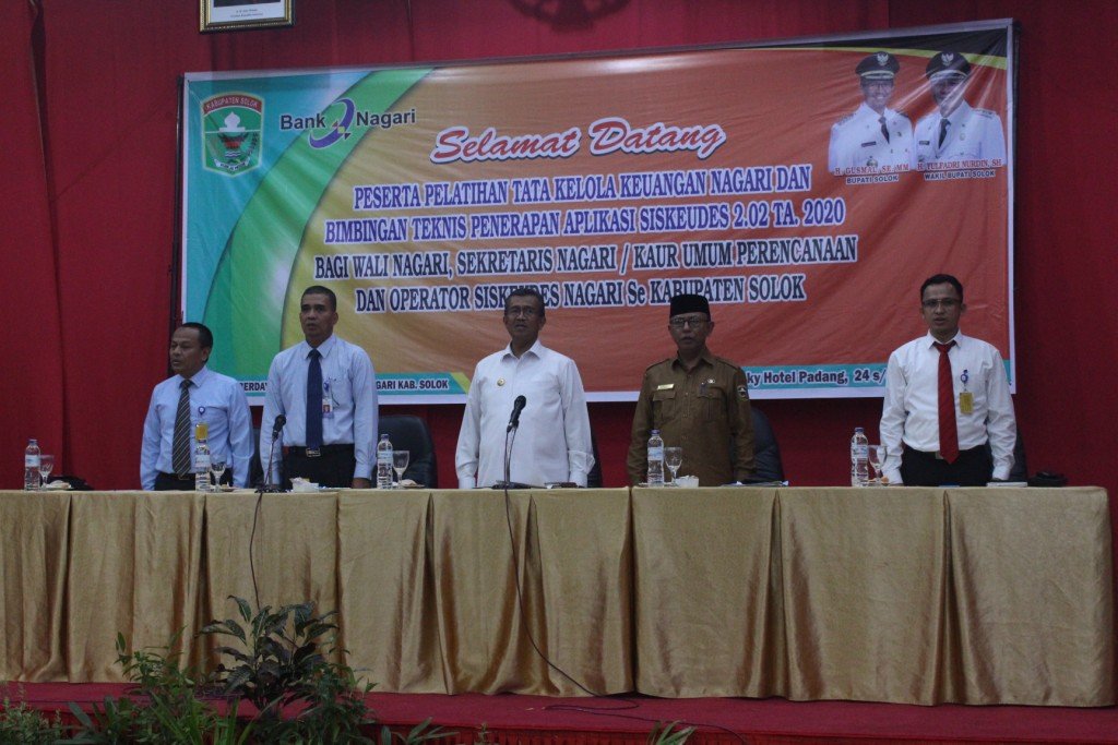Bupati Solok Membuka Tata Kelola dan Bimtek Penerapan Aplikasi Siskeudes