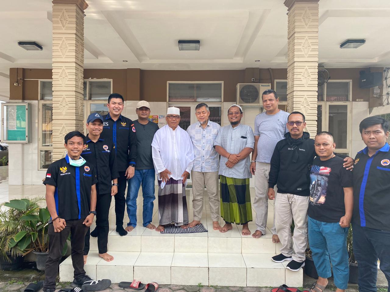 Garda Pemuda NasDem Semprot Disinfektan di Sejumlah Tempat