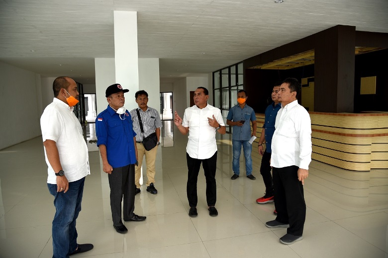 Perbanyak Ruang Isolasi Covid-19,  Gubernur Sumut Tinjau Sejumlah RS dan Gedung