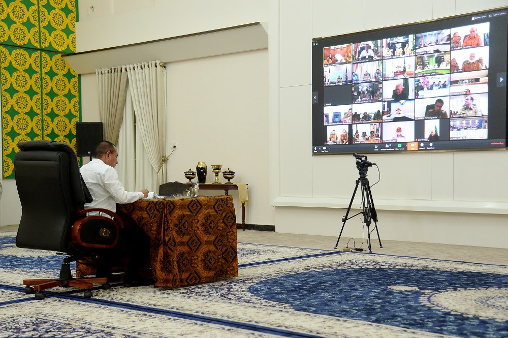 Putus Penyebaran Covid-19,Â   Gubernur Edy Minta Bupati dan Walikota  Paksakan Rakyat untuk Tetap di Rumah