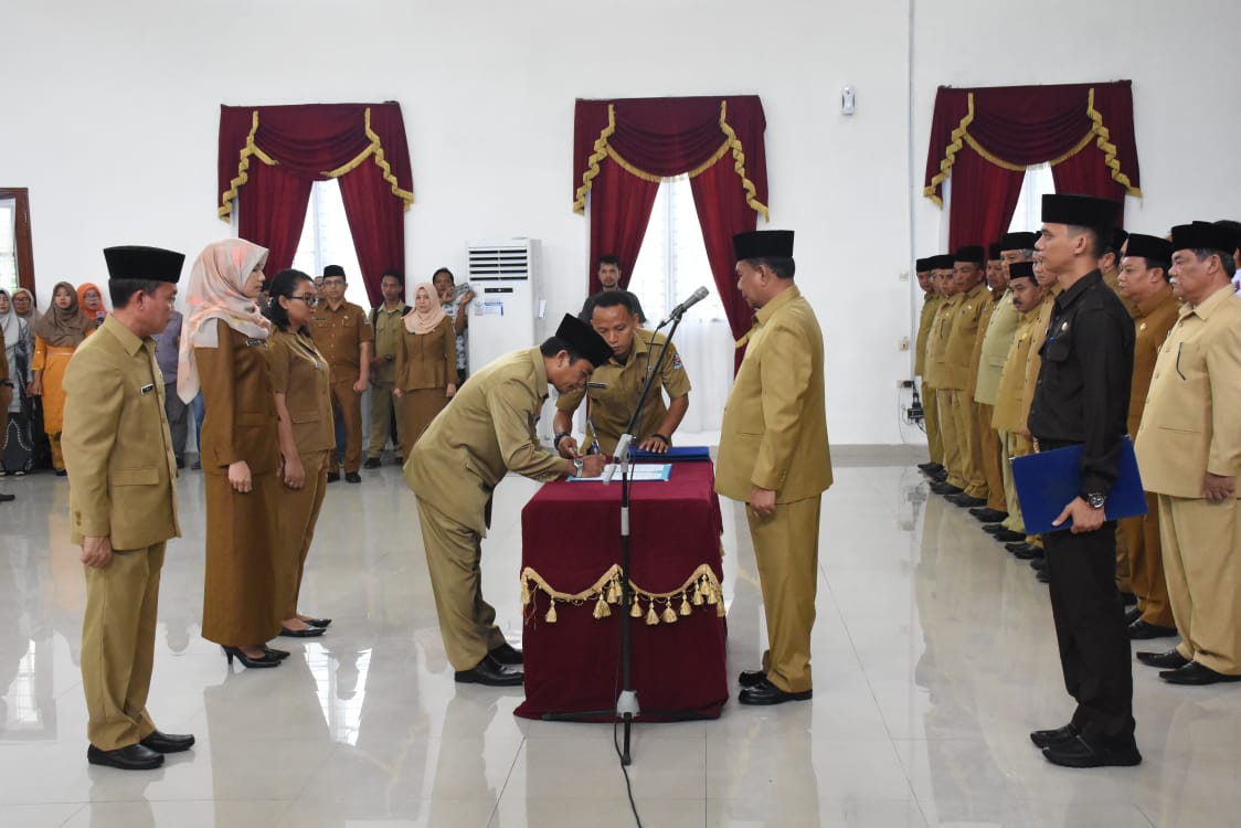 Bupati Deli SerdangÂ  Lantik 160 Pejabat Eselon II,III dan IV