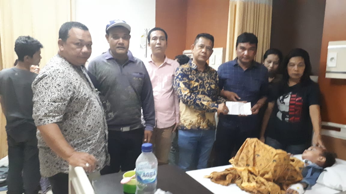 Ketua Pewarta Polrestabes Beri Bantuan Anak Wakil Ketua Pewarta Dirawat di Rumah Sakit