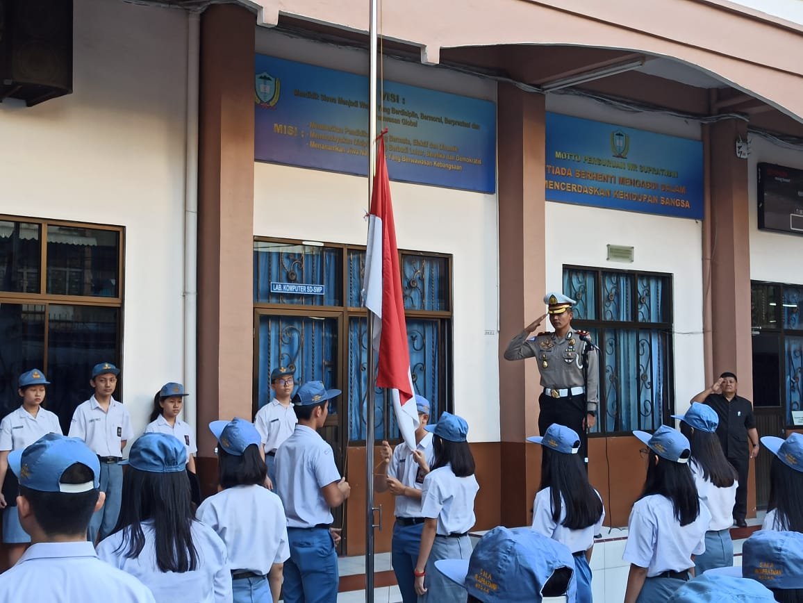 Sampaikan Pesan Tertib Berlalu Lintas, Kasat Lantas Polrestabes Medan Laksanakan 
