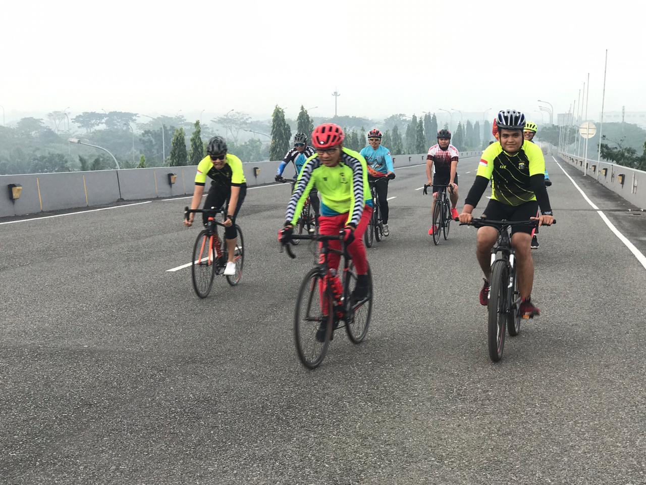 Mens Sana In Corpore Sano Kapolresta Deli Serdang Bersama Anggota Laksanakan Sepeda Santai