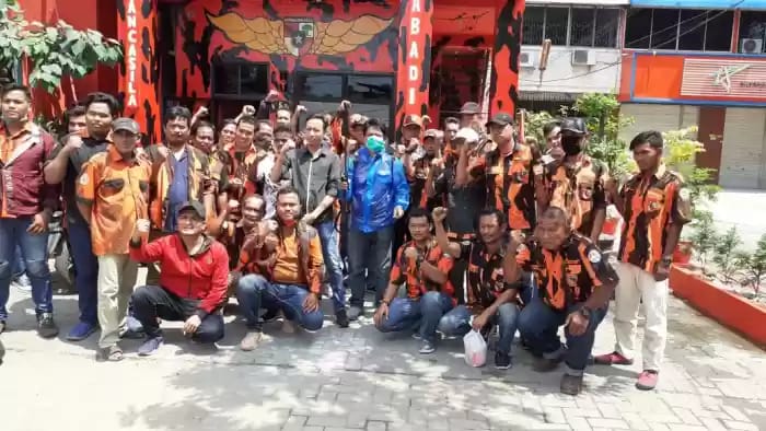 Warga Kesawan Apresiasi Kegiatan PAC PP Medan Barat Melakukan Penyemprotan Disinfektan Dilingkungan Kel Kesawan.