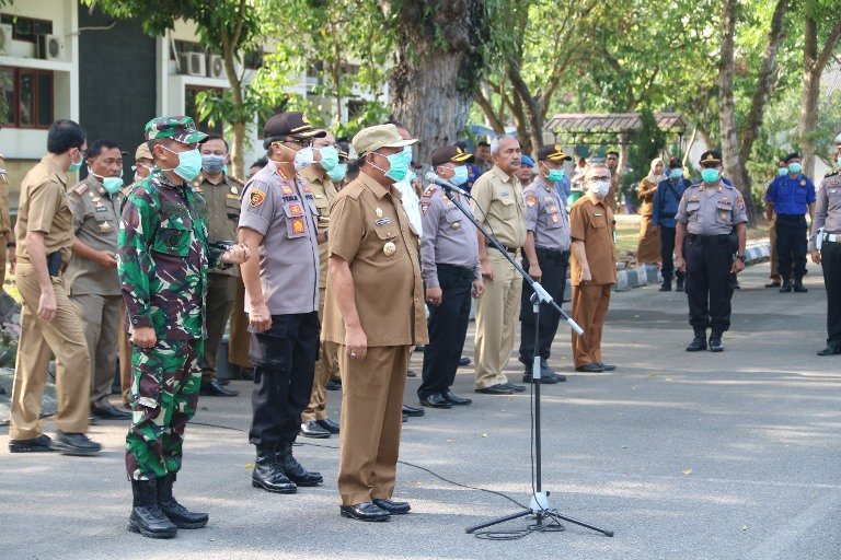 Polresta Deli Serdang Kerahkan 2 Unit Mobil Water Canon Untuk Penyemprotan Disinfektan Massal