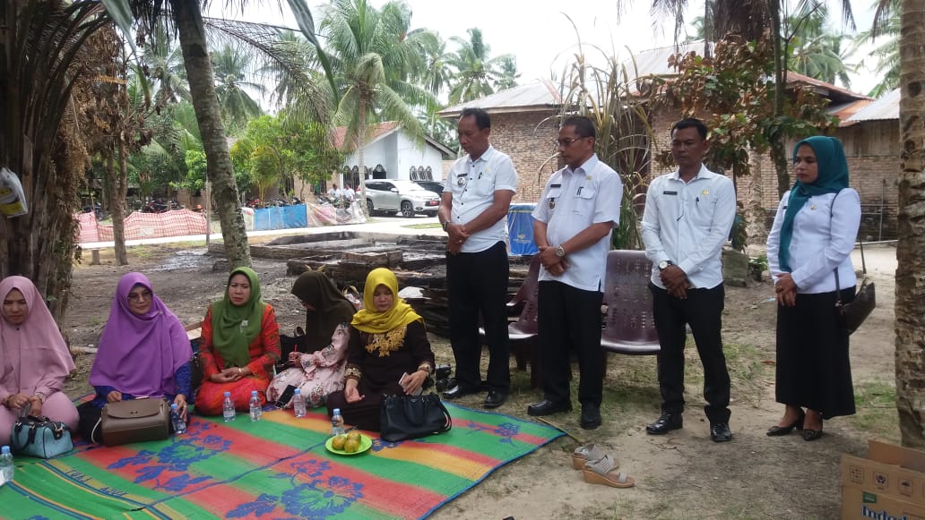 Ketua TP-PKK Asahan Serahkan Bantuan Korban Kebakaran Di Air Joman