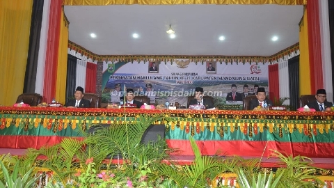 Paripurna HUT ke-21 Madina Diawali Baca Alquran