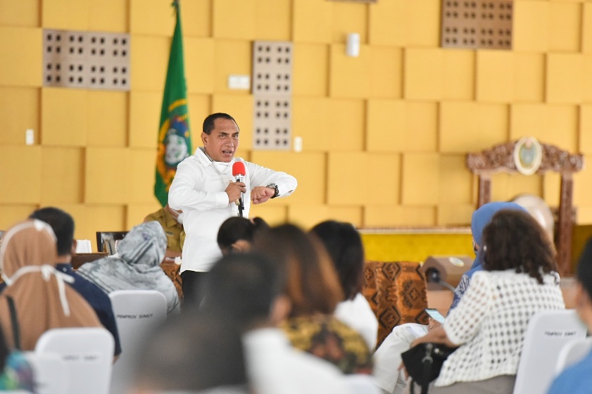 Hentikan Penyebaran Covid -19,  Gubernur Minta Masyarakat  Patuhi Imbauan Berdiam Diri di Rumah