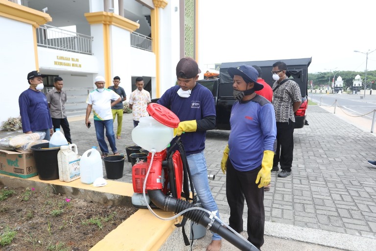Antisipasi Covid-19 Pemkab Asahan Lakukan Penyemprotan Desinfektan