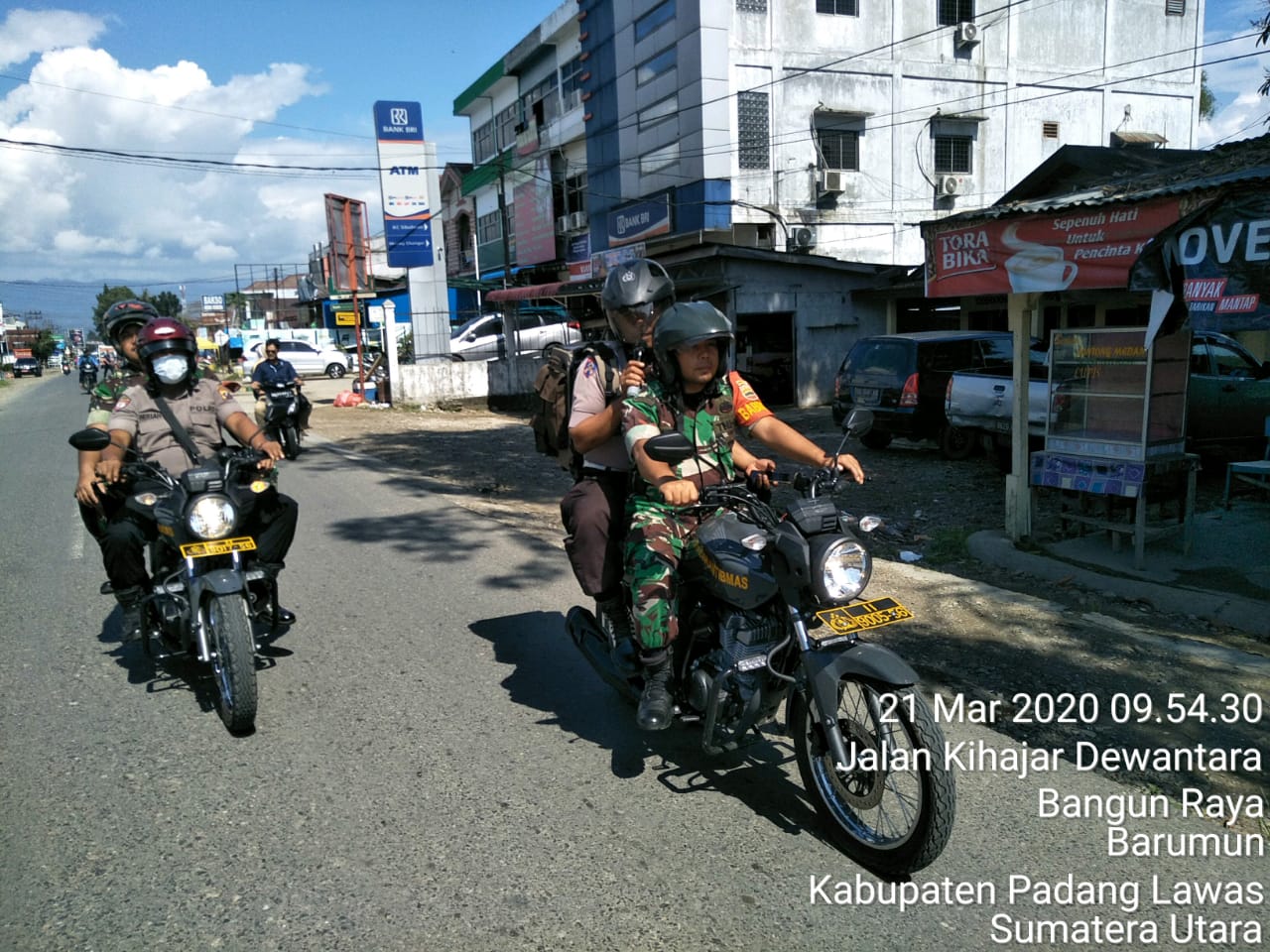 Personil TNI-Polri Patroli Imbauan Pencegahan Covid-19