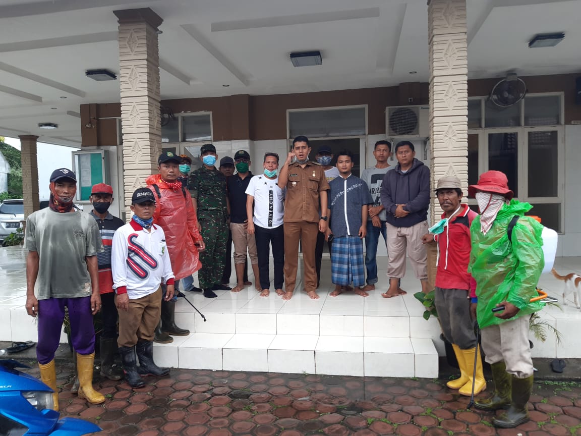 Medan Sunggal Cegah Corona, Semprot Disinfektan di Tempat Umum