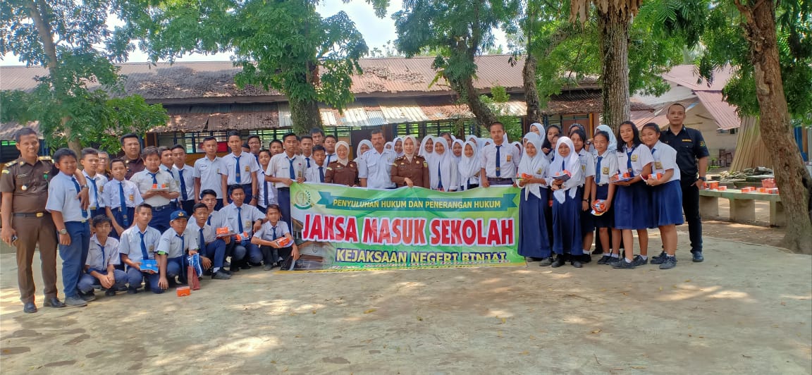 Kejari Binjai Bicara Penyalahgunaan Narkoba dan Medsos di SMPN 8