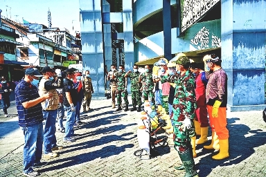 Antisipasi Covid -19, Tempat Fasilitas Umum  di Tebingtinggi Disemprot Disinfektan