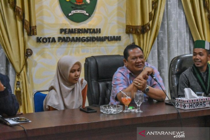 Wali Kota Padangsidimpuan makan malam bersama Aktivis HMI