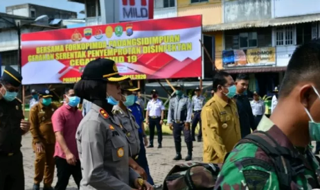 Penyemprotan disinfektan di Kota Padangsidimpuan, Wali Kota Irsan Efendi Apresiasi Langkah Polri
