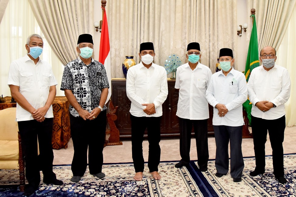 Bantu Penanganan Covid-19, BWI Sumut Salurkan Wakaf Rp50 Juta